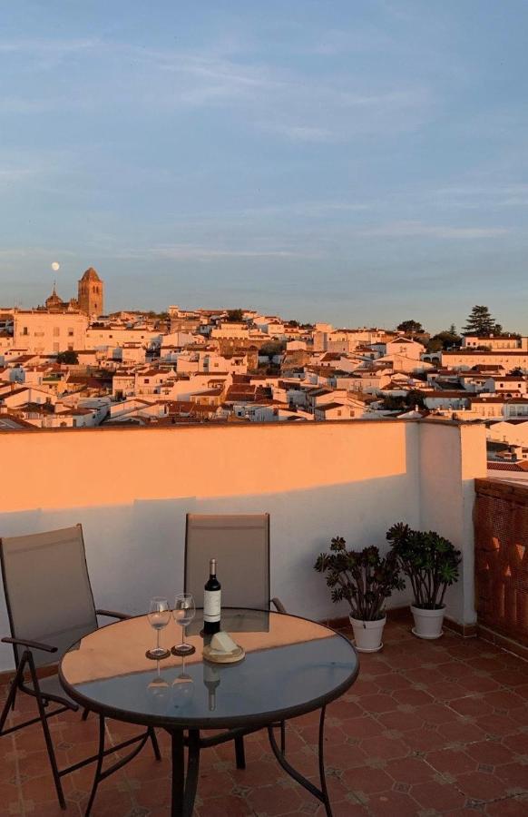 Ferienwohnung Buhardilla Rustica Mirando A Santa Catalina Jerez De Los Caballeros Exterior foto